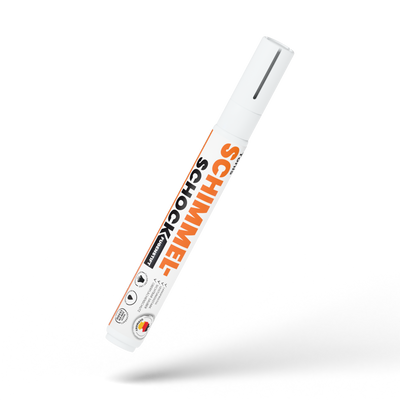 Schimmelschock-Fugenstift richtig vorbereiten und anwenden: schütteln, Spitze aktivieren, etwa zwei Minuten warten und Fugenfarbe auftragen.